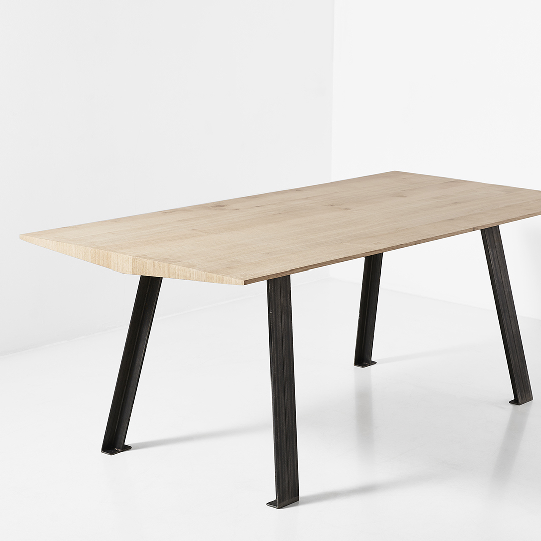 BellaMaisa Seats and Stumbs Header Tommy TM04 Tommy Dt Antique