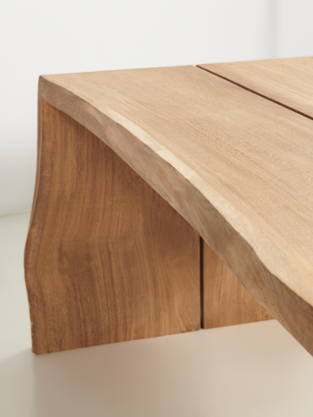 BellaMaisa Bella Original Table